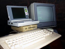 Ein c 128 mit laufender shell